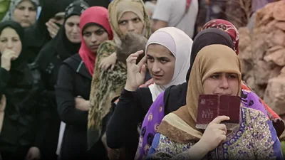 অমীমাংসিত সীমান্ত এবং দক্ষিণ লেবাননে ইসরায়েলের বারবার সামরিক অভিযানের কারণে দেশটির পূর্ণ সার্বভৌমত্ব প্রতিষ্ঠা করা অত্যন্ত দুরুহ হয়ে উঠেছে। প্রকট হয়েছে মানবিক সংকট।