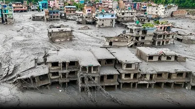 সিকিমের সঙ্গে নেপালের ঘটনার মিল রয়েছে। এখানেই ভয় বাংলাদেশের। কারণ পূর্ব হিমালয়, মানে বাংলাদেশের পাশে রয়েছে অনেকগুলো ঝুঁকিপূর্ণ হিমবাহ। যখন তখন ধসে পড়তে পারে সেগুলো।