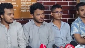 টিএসসিতে গণমাধ্যমকর্মীদের ওপর হামলা,  সাংবাদিক সমিতির নিন্দা