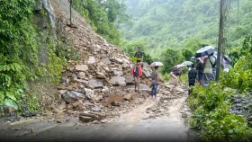 টানা বৃষ্টিতে পাহাড় ভাঙছে, বাড়ছে প্রাণহানি: পার্বত্য অঞ্চলে দুর্যোগ