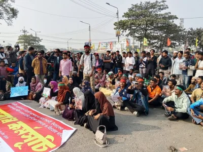 সর্বাত্মক অবরোধ কর্মসূচি, নতুন ব্রীজ, চট্টগ্রাম। ছবি: ইনকিলাব মঞ্চ