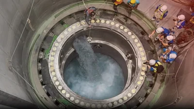 রূপপুরের রিঅ্যাক্টর ভেসেল খনিজ পানি দিয়ে ফ্লাশ করা হচ্ছে। ইমেইম: রোসাটম