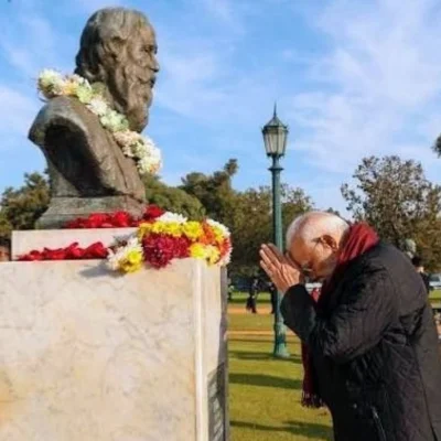 রবীন্দ্রনাথ আজ কোনো কবির নাম নয়, বরং এই বলয়ে তিনি একটি সহজ &lsquo;ধর্মীয় টার্গেট&rsquo;।