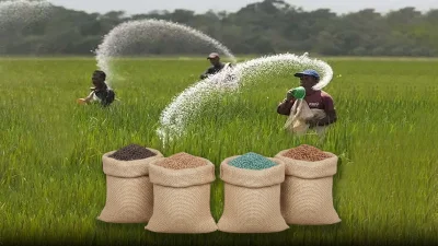 আইএমএফ সতর্ক করছে, যদি সংকট দীর্ঘ হয়, সবচেয়ে খারাপ পরিস্থিতিতে বিশ্ব অর্থনীতি কার্যত মন্দার দোরগোড়ায় পৌঁছে যেতে পারে।
