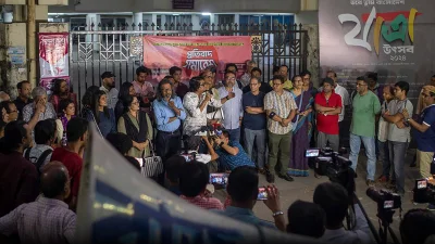 চব্বিশের রাজনৈতিক পালাবদলের পর &lsquo;মব সৃষ্টি&rsquo; করে জনকণ্ঠ দখল করে নেওয়ার অভিযোগ ওঠে।
