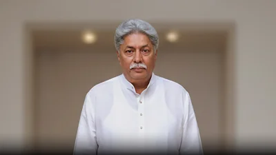 সংসদ নির্বাচনে আওয়ামী লীগের মনোনয়ন পেয়েছিলেন সম্পাদক ও প্রকাশক আতিকউল্লাহ খান মাসুদ। ওয়ান ইলেভেনের সময় গ্রেপ্তার হয়ে সাজা পান। আওয়ামী লীগ ক্ষমতায় আসার পর জামিনে মুক্তি এবং মামলাগুলো থেকে অব্যাহতি পেয়েছিলেন।