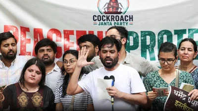 ককরোচ জনতা পার্টি ভারতে তরুণদের এই আন্দোলনের সাথে নেপাল বা শ্রীলঙ্কার অভ্যুত্থানের তুলনা করতে নারাজ।