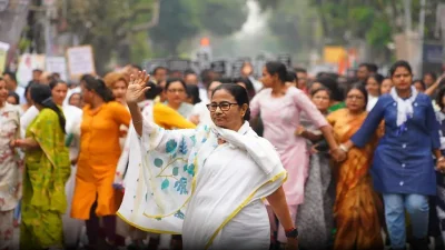 এখনও লড়াকু অবস্থানেই আছেন মমতা বন্দ্যোপাধ্যায়