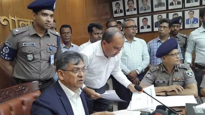 সংবাদ সম্মেলনে সালাহউদ্দিন আহমেদ
