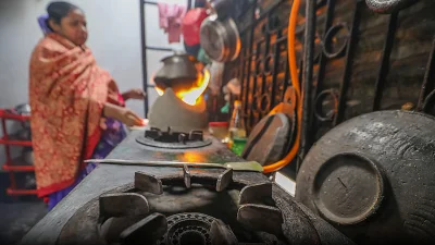  ঢাকা, গাজীপুর ও নারায়ণগঞ্জের বিভিন্ন এলাকায় গ্যাসের চাপ কমেছে।