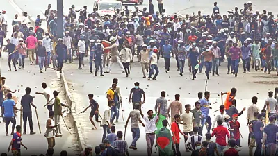 চৌঠা অগাস্ট রাতে শেখ হাসিনার সরকার যে পরিকল্পনা অনুমোদন করেছিল, সেটা ৫ই অগাস্ট আর টেকেনি। ঢাকার কেন্দ্রে পৌঁছে যায় অনেক মানুষ।
