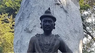 ১৭৮৪ সালে বর্মি রাজা বোদাওপায়া আরাকান দখল করে সহিংসতা ও নিপীড়ন শুরু হলে বহু মানুষ চট্টগ্রাম অঞ্চলে পালিয়ে আসে।