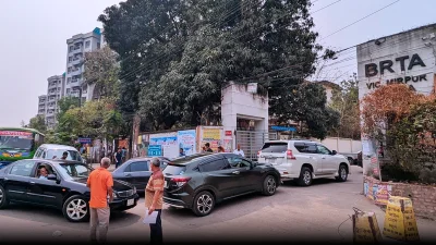 অবৈধভাবে দেশে আসা গাড়ির নিবন্ধন হয়ে উঠেছে আরেকটি বড় ফাঁকির জায়গা।