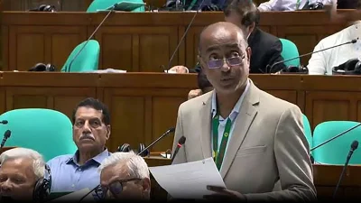 সম্পত্তি অধিকার আইন নিয়ে সংসদে বক্তব্য দিচ্ছেন আইনমন্ত্রী