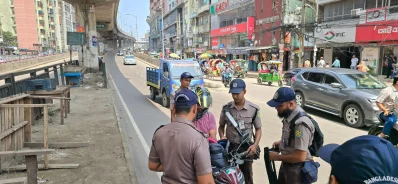 শনিবার সকাল থেকেই রাজধানীল বিভিন্ন এলাকায় বসানো হয়েছে ৩০০-এর বেশি বিশেষ নিরাপত্তা চৌকি।
