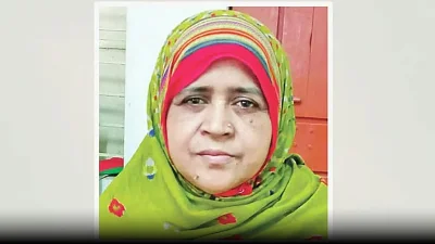 অগাস্ট মাসের শেষের দিকে সংসদ ভবনের সামনে ছিতকারীদের হামলায় নিহত হন শিক্ষক রনজিলা পারভীন।