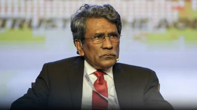 যুক্তরাষ্ট্রের ইলিনয় স্টেট ইউনিভার্সিটির অধ্যাপক আলী রিয়াজ বলেন, পুরোনো বিশ্বব্যবস্থা সংকটে থাকলেও, তার মানে এই নয় যে নতুন কোনো কার্যকর ব্যবস্থা তৈরি হয়ে গেছে। 