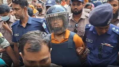 শনিবার বেলা সোয়া ২টার দিকে দীপকে আদালতে হাজির করে রিমান্ড চাইলে, শুনানি শেষে ৪ দিনের রিমান্ড মঞ্জুর করেন বিচারক।